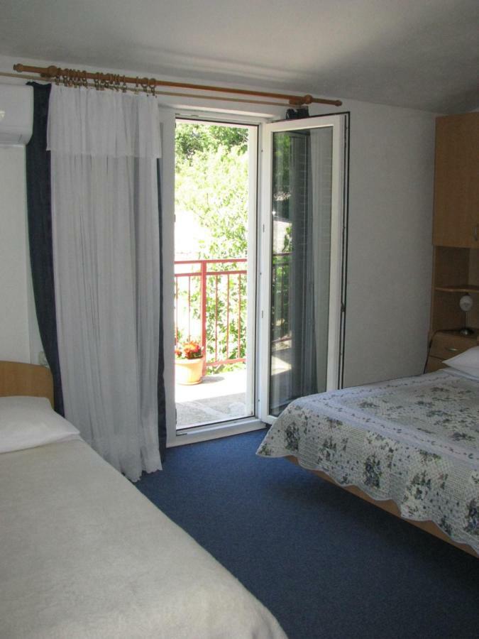 Apartments Sparada Mladen Grebastica Exterior photo